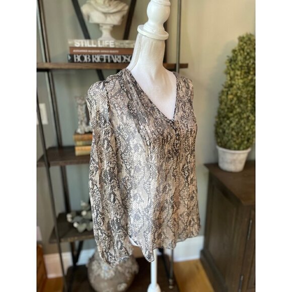 Veronica Beard Lowell Silk Snake Priht Pintuck Blouse Nude Womens Size 4 - Picture 8 of 12